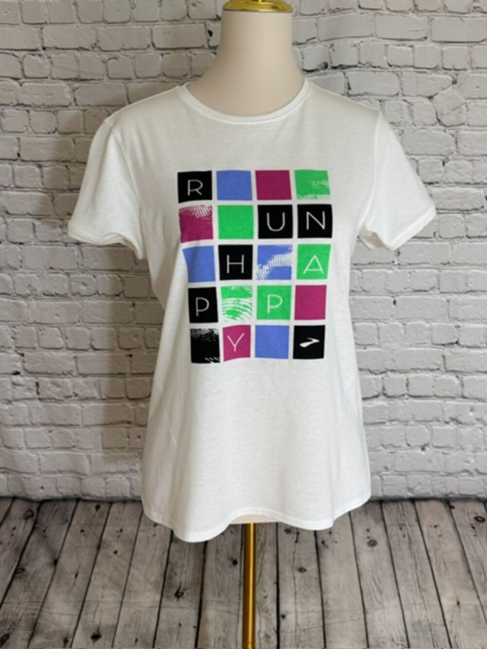 NWT Brooks Distance Short Sleeve 2.0 Run Happy Mosaic Tee Women's M